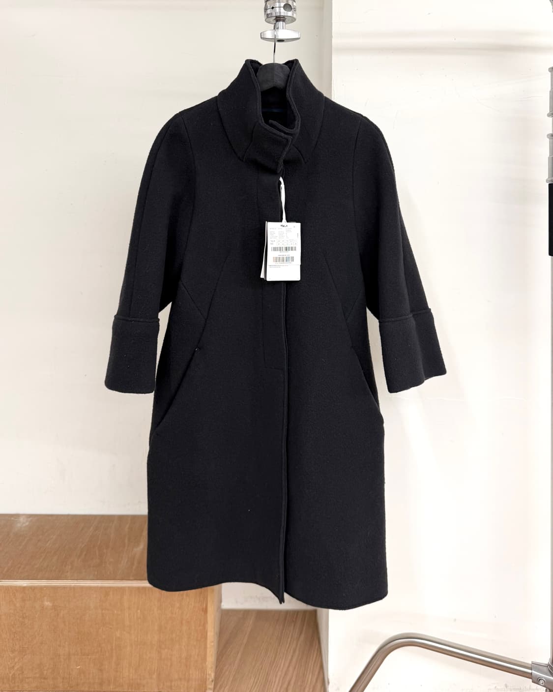막스앤코 블랙 코쿤 펀넬넥 오버사이즈 코트 상품이미지1