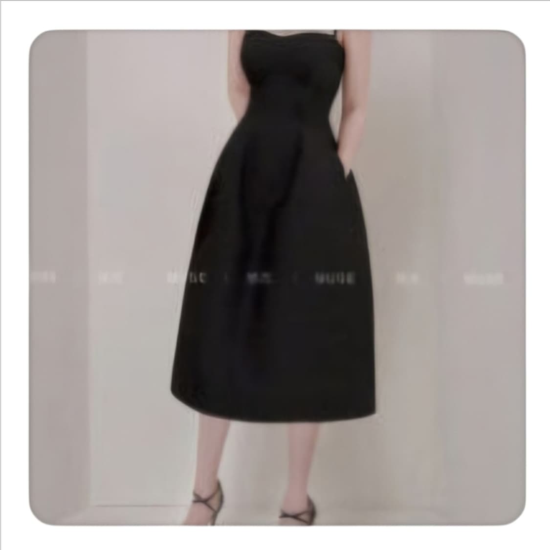 [새상품] 블랙 어깨끈 민소매 플레어 드레스/M/심플 슬리브리스 원피스 상품이미지1