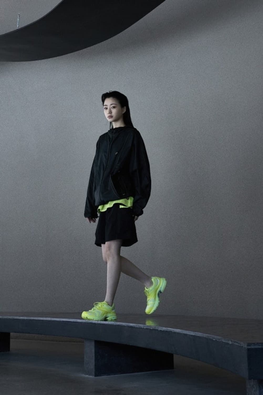 리복 X 라이풀 미니멀 가먼츠 윈드브레이커 상품이미지2