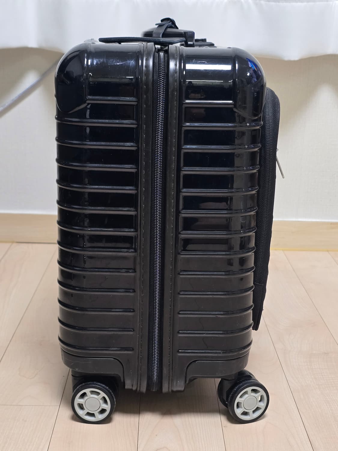 리모와 살사 디럭스 하이브리드 멀티휠 블랙 상품이미지4