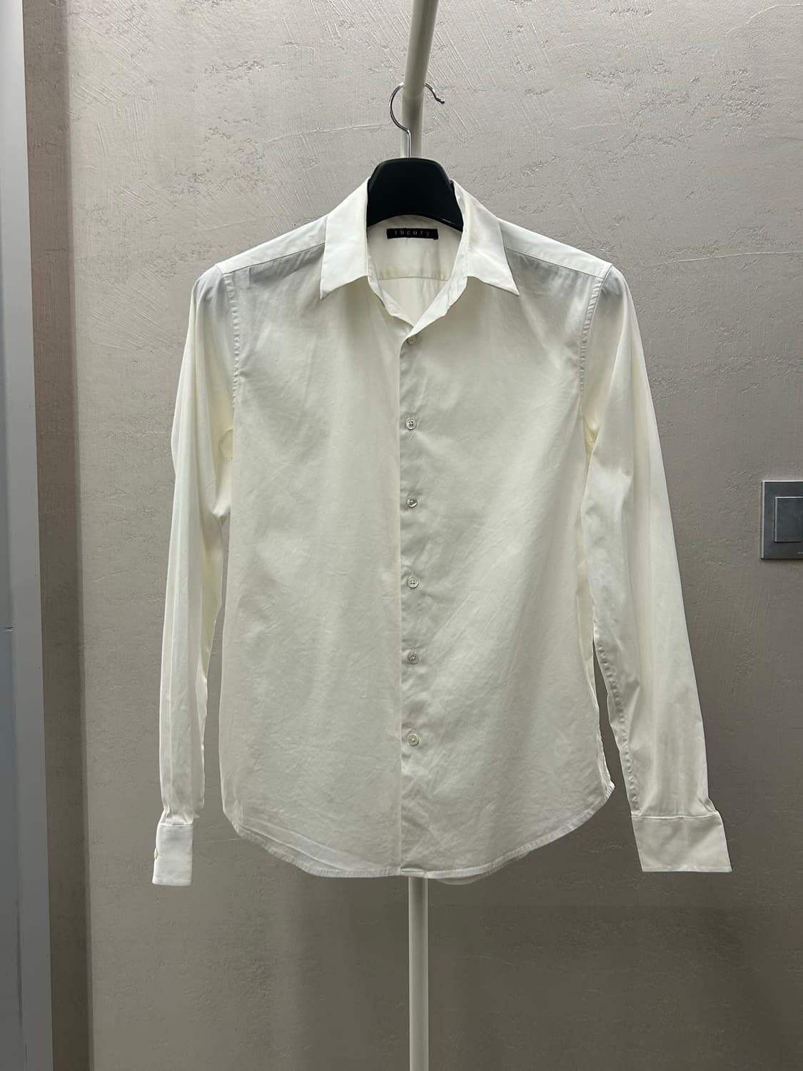 theory 띠어리 화이트 셔츠 상품이미지2