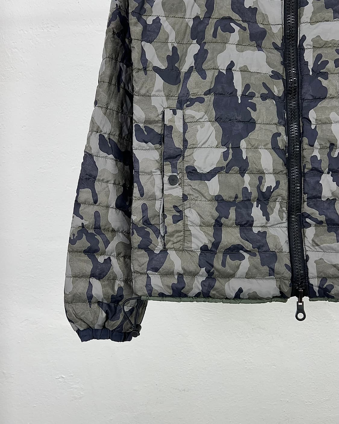 듀베티카 리버시블 카모 플라주 라이트 웨이 풀집업 구스 다운 자켓 상품이미지5