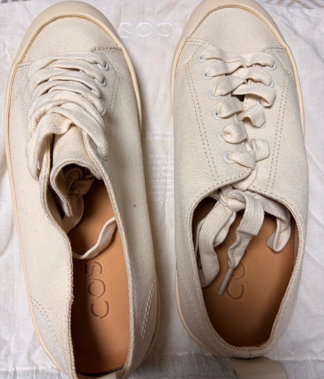 코스 스니커즈 255 상품이미지1