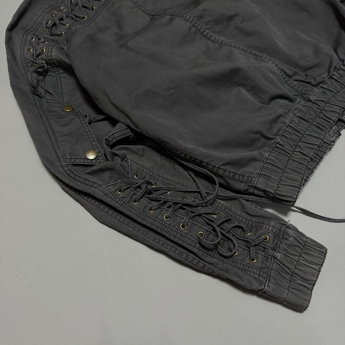 히스테릭글래머 차콜컬러 코튼 스트랩 아일렛 쇼트 밀리터리 자켓 상품이미지6