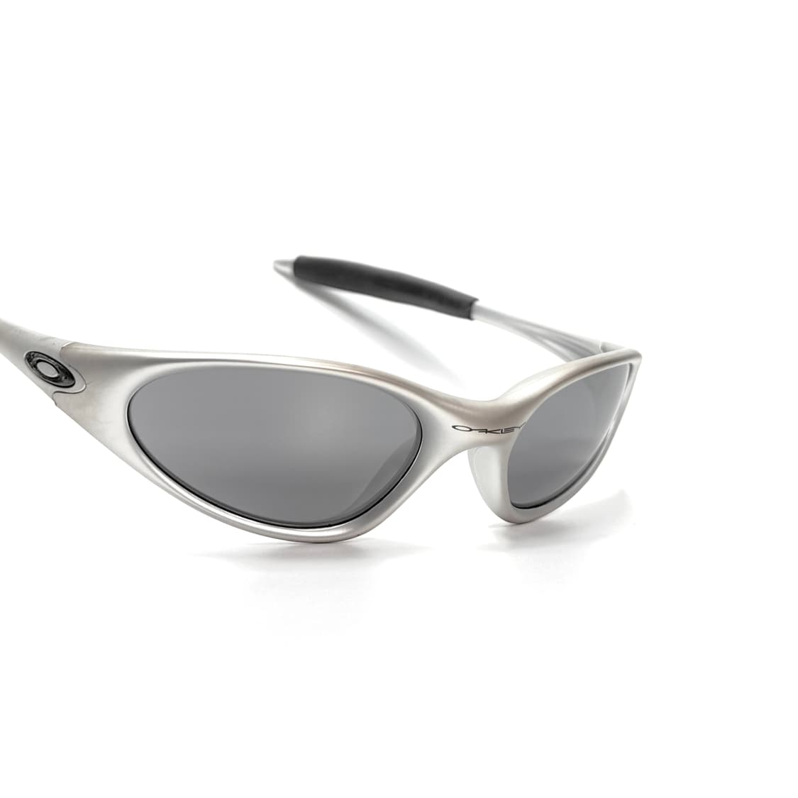 오클리 선글라스 Minute 1.0 FMJ 5.56 Silver 상품이미지3