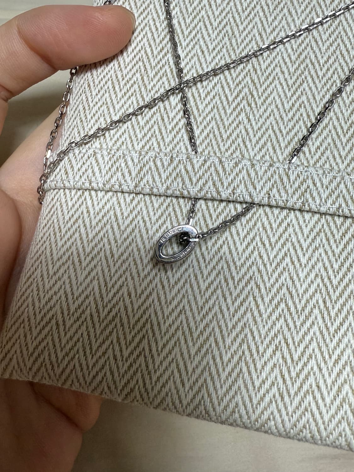 거의 새것 | 에르메스 H 아워 목걸이 블랙 실버 상품이미지3