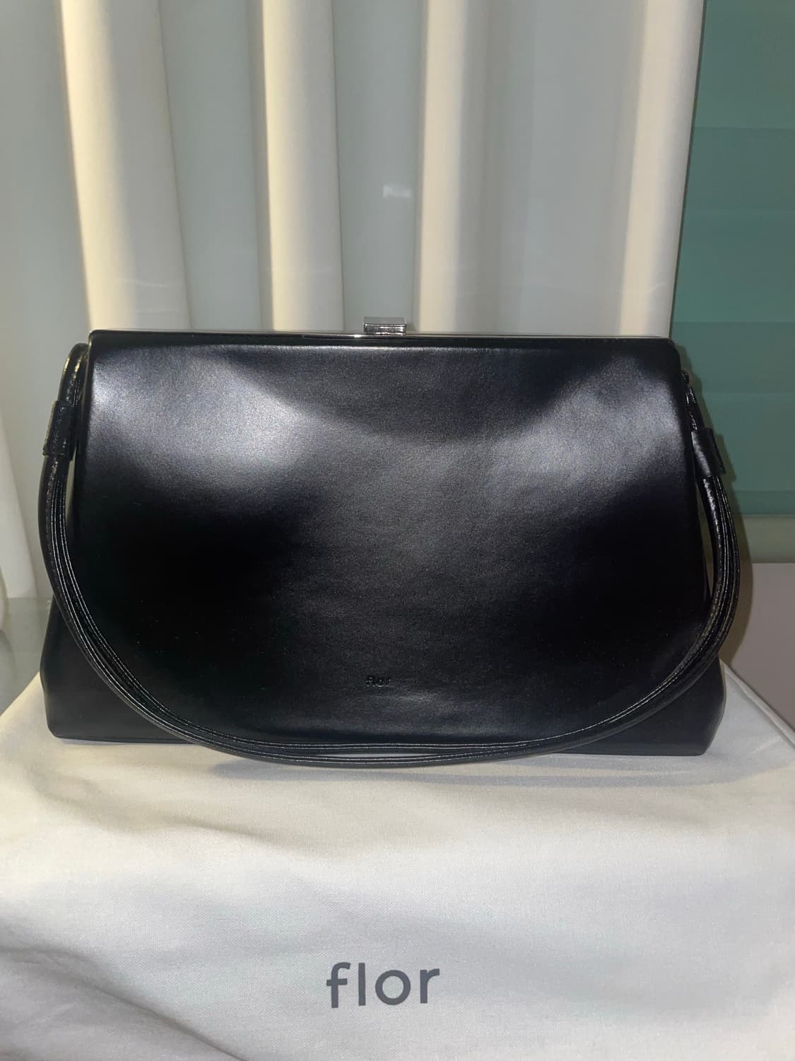 플로르 세이지 백 실버프레임 상품이미지1