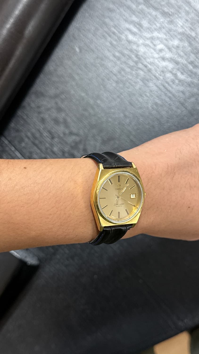 오메가 씨마스터 금장 쿼츠 시계 상품이미지3