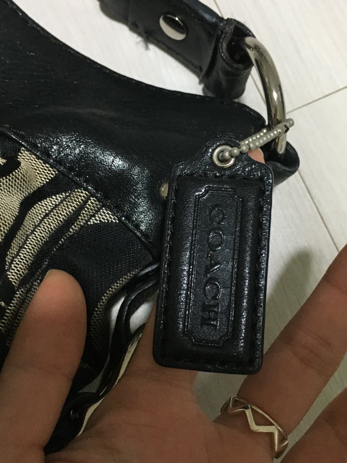 코치 시그니처 숄더 백(정품100%) 상품이미지3