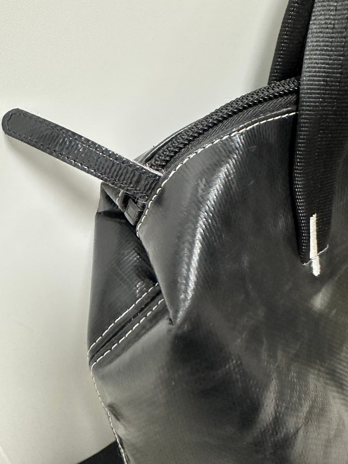 (극희귀)프라이탁 올블랙 페테 쇼퍼백 토트백 백팩 가방 F201 PETE 상품이미지5