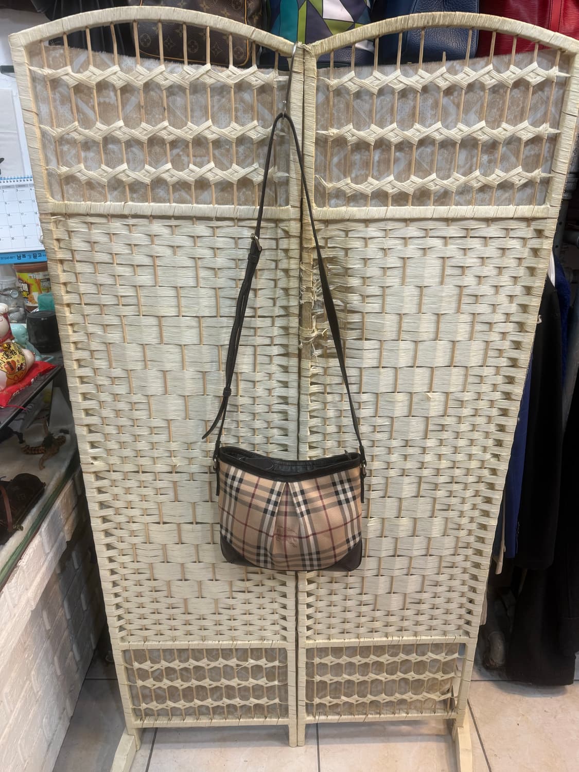 정품 버버리 노바체크 크로스백 팝니다 상품이미지1