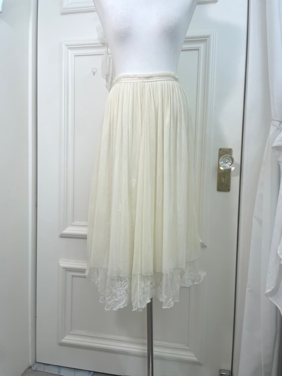 ivory lace trim tule skirt(size-36) 상품이미지5