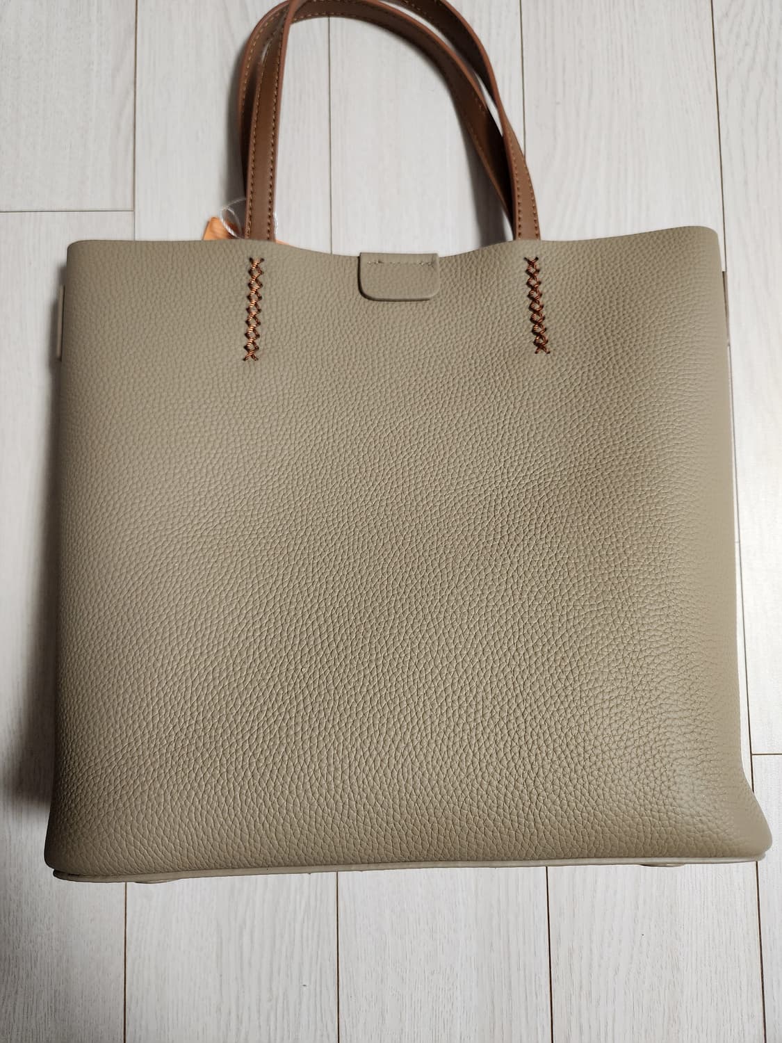 택새상품)메띠에 하르 소가죽 토트백 크로스백 

여러 중고사이트에도 같이 상품이미지3