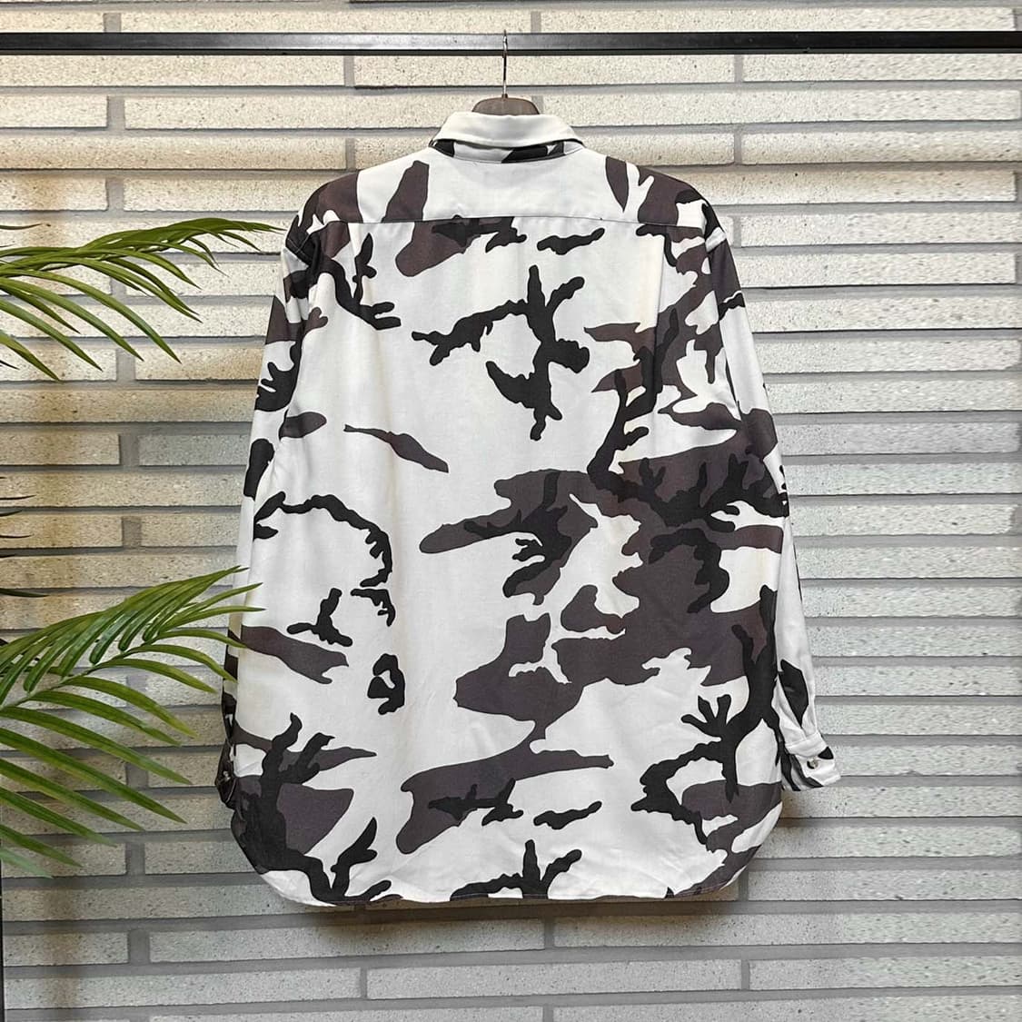 USA VINTAGE 긴팔 셔츠 카모플라주 패턴 투포켓 디테일 화이트 상품이미지3