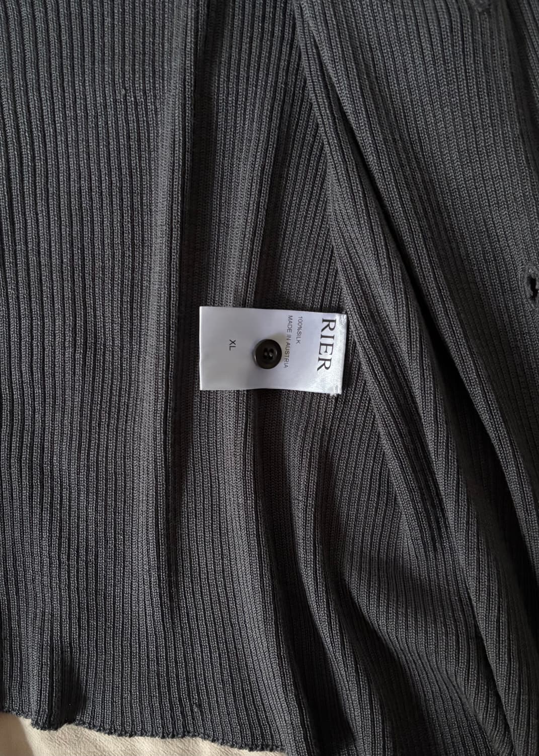 리에르 aw24 실크 니트 상품이미지5
