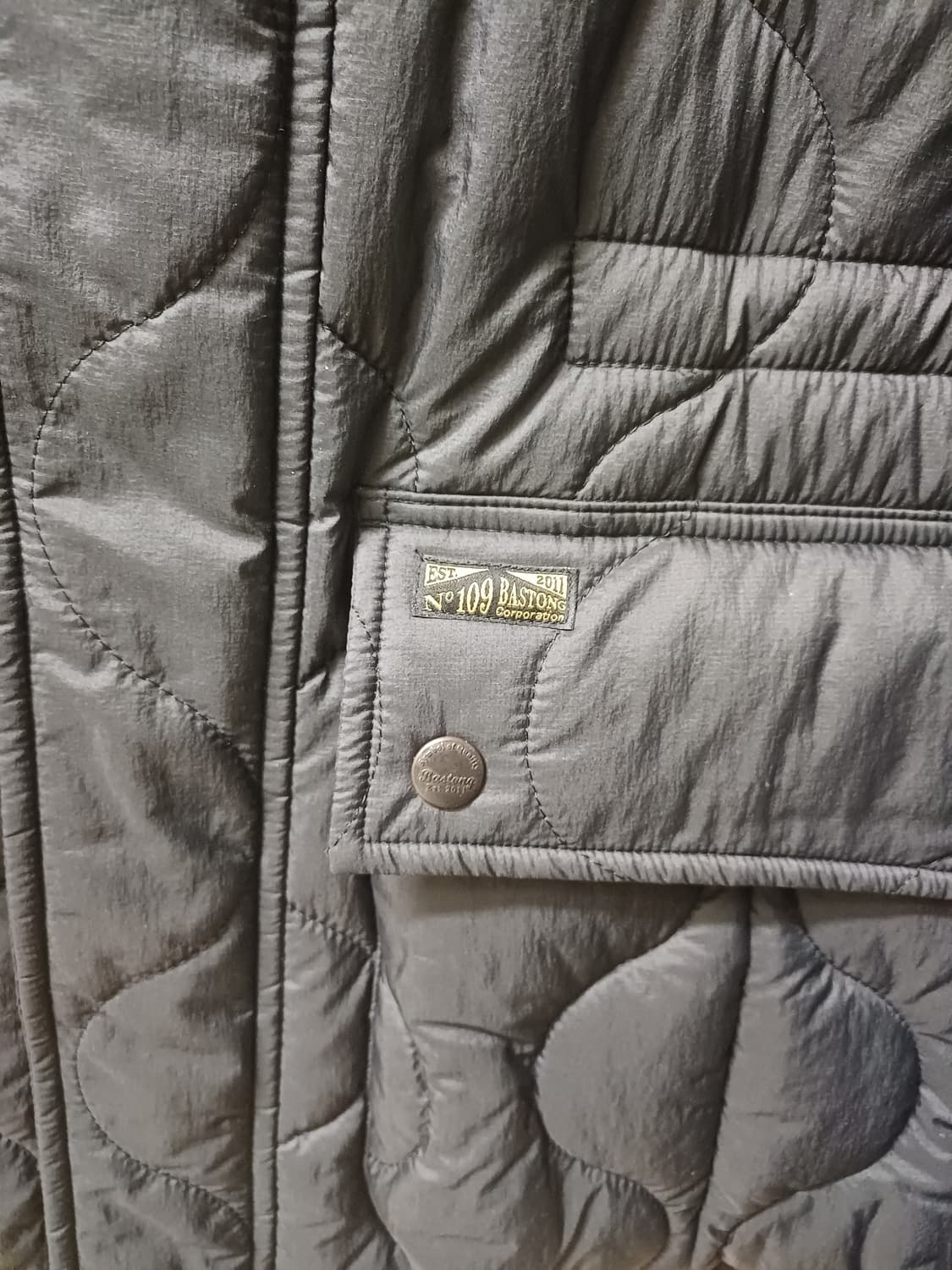 새상품 바스통 109Q 블랙 색상 L사이즈 자켓 판매합니다 상품이미지4