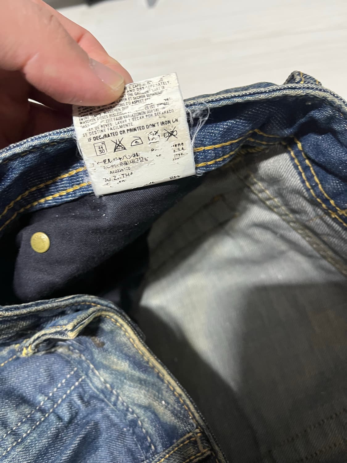 디젤 자탄 데님 부츠컷 팬츠 판매합니다. 상품이미지9