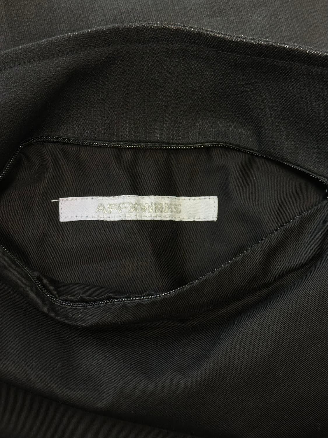 아픽스 패널크로스백 상품이미지6