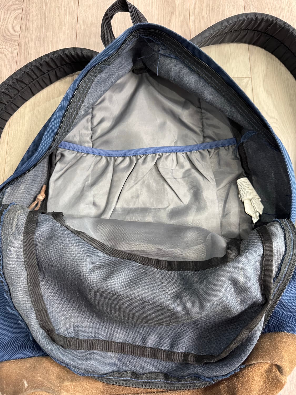 잔스포츠 네이비 스웨이드 백팩 상품이미지6