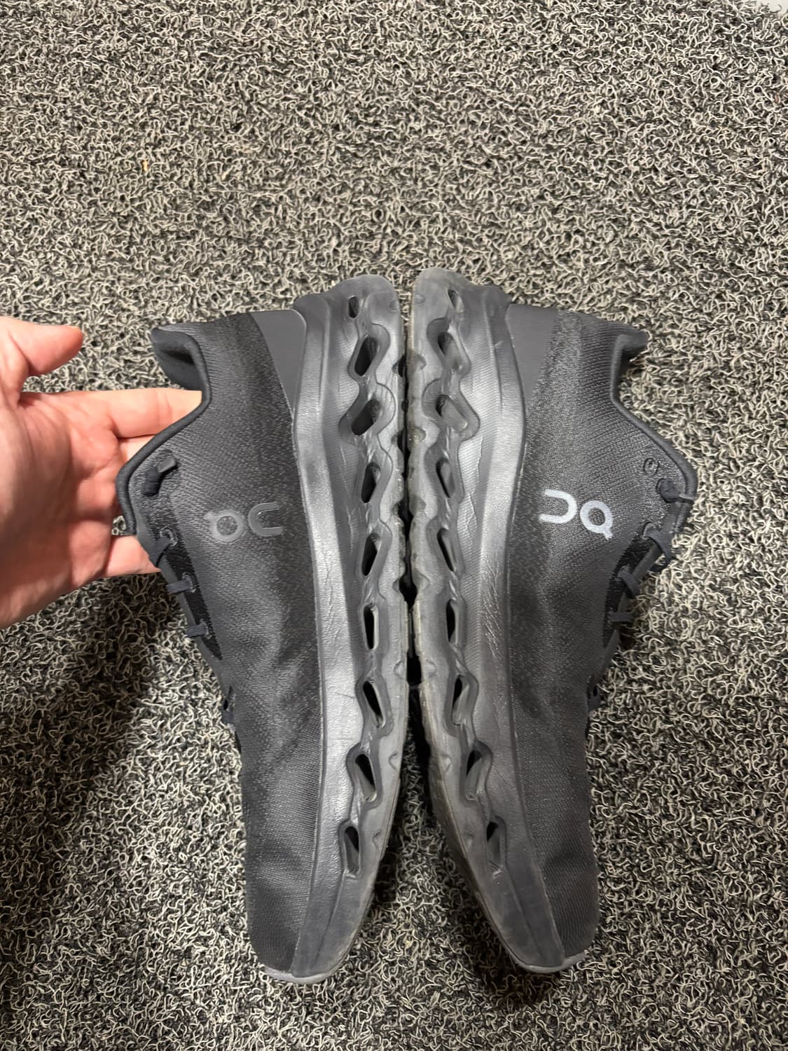 온 러닝 클라우드틸트 이클립스 블랙 M12 300 상품이미지5