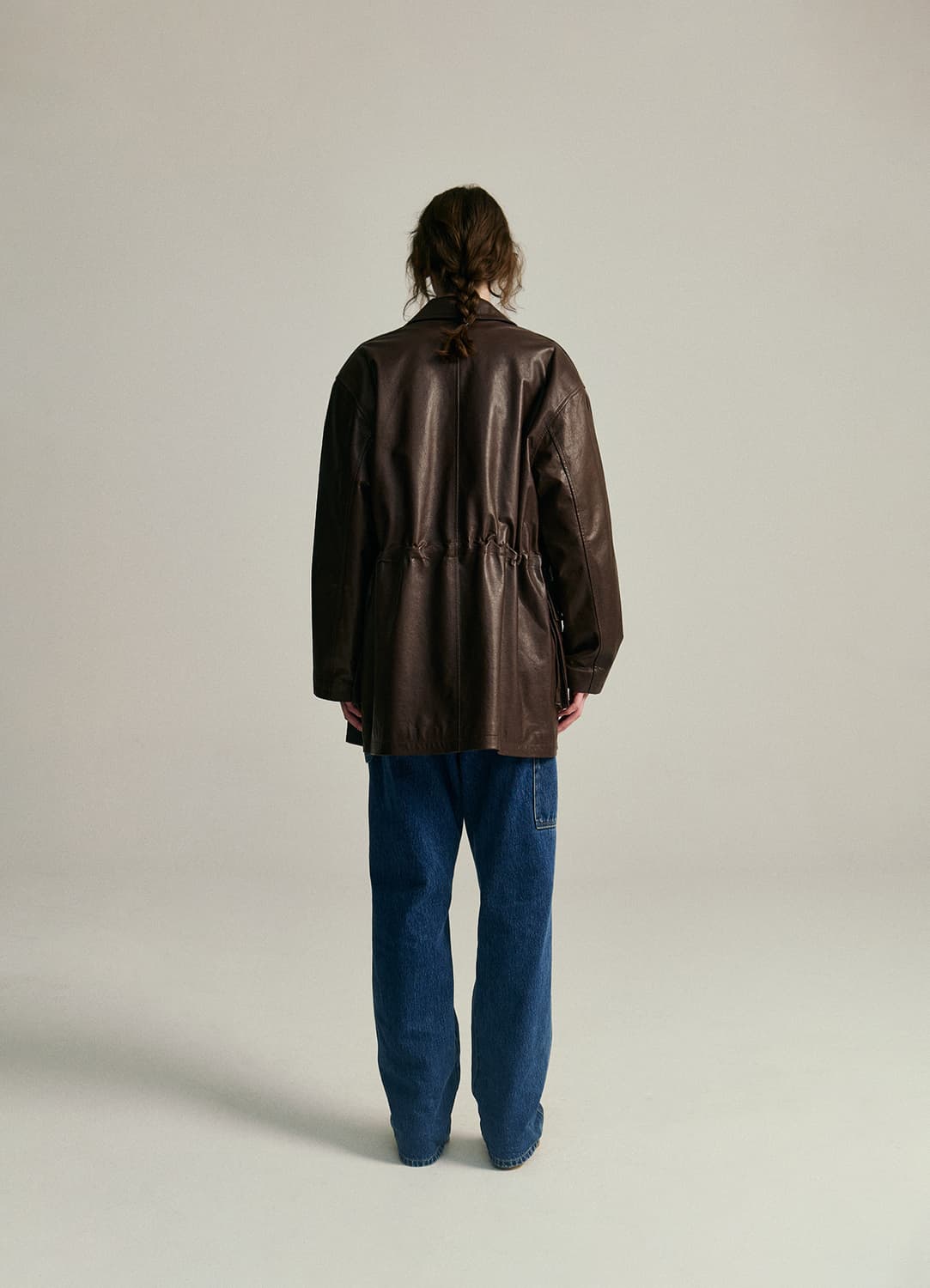 더바넷 뎁 램스킨 레더 캠프 스트링 코트 브라운 상품이미지3