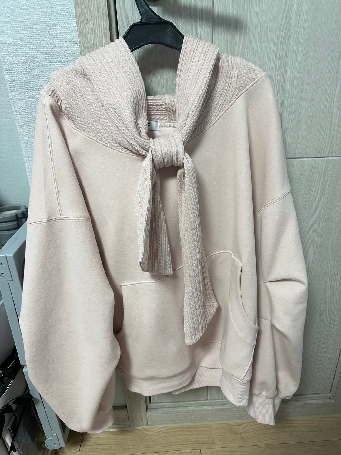 더티스 TWO-WAY RIBBON OFF SHOULDER HOODIE 상품이미지2