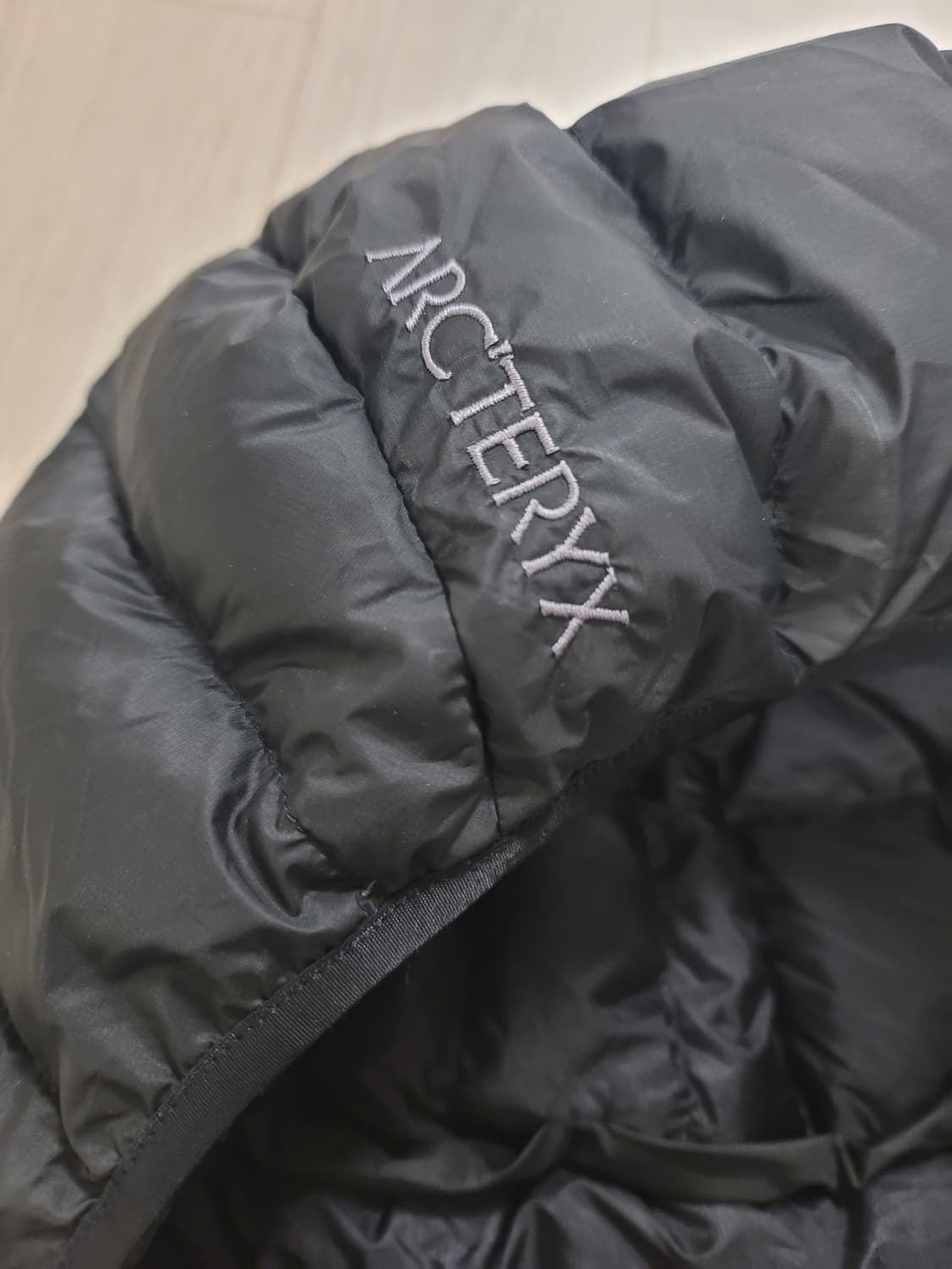 [M] <상태S급> 아크테릭스 세륨 후디 블랙 M 상품이미지4