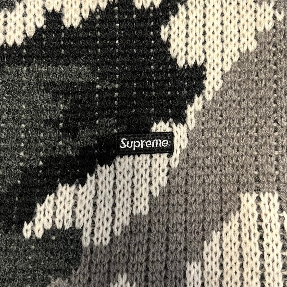 슈프림 스몰 박스 폴로 스웨터 스노우 카모 - 25FW 상품이미지4