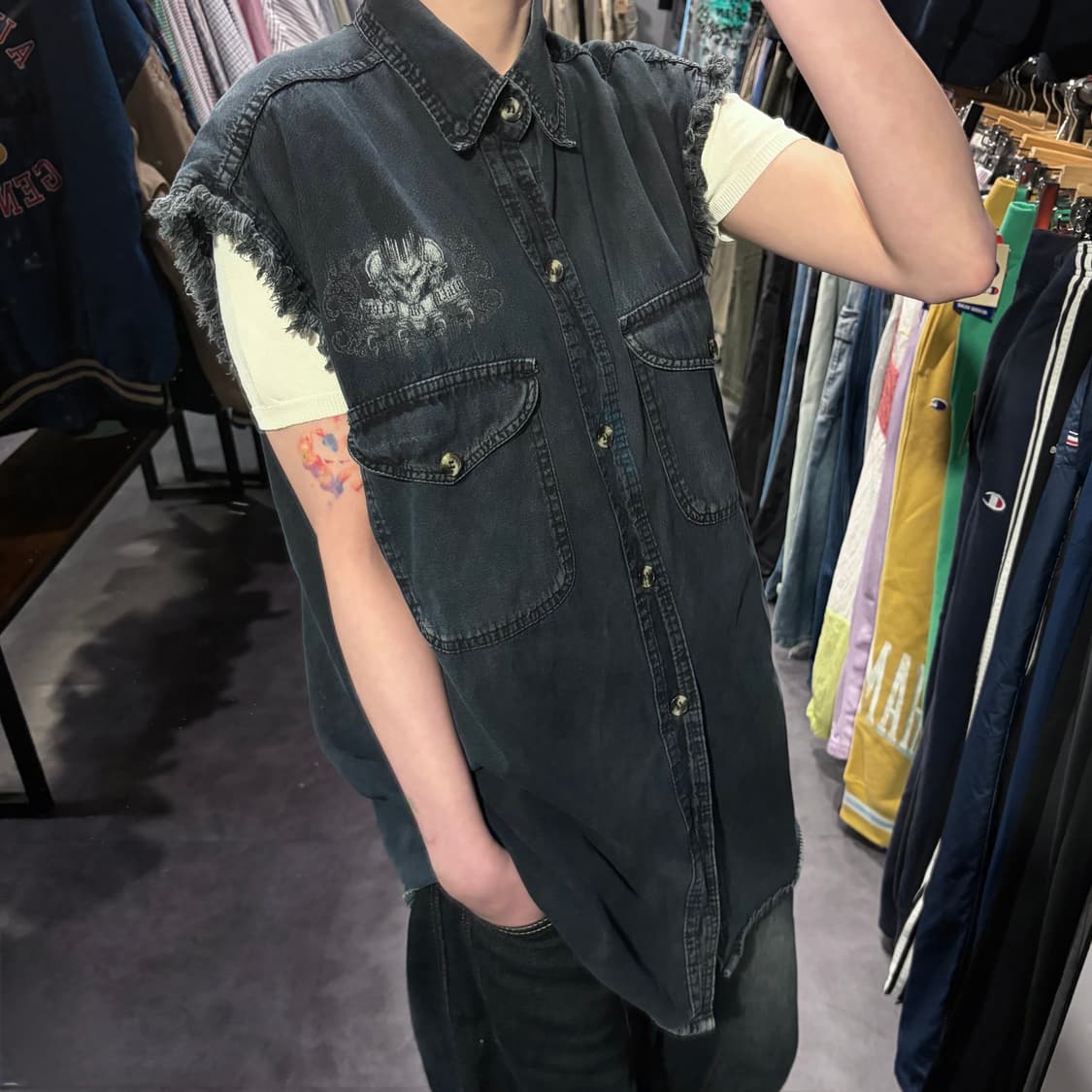  [IM] vtg 스컬 윙 프린팅 컷오프 데님 베스트 네이비 상품이미지2