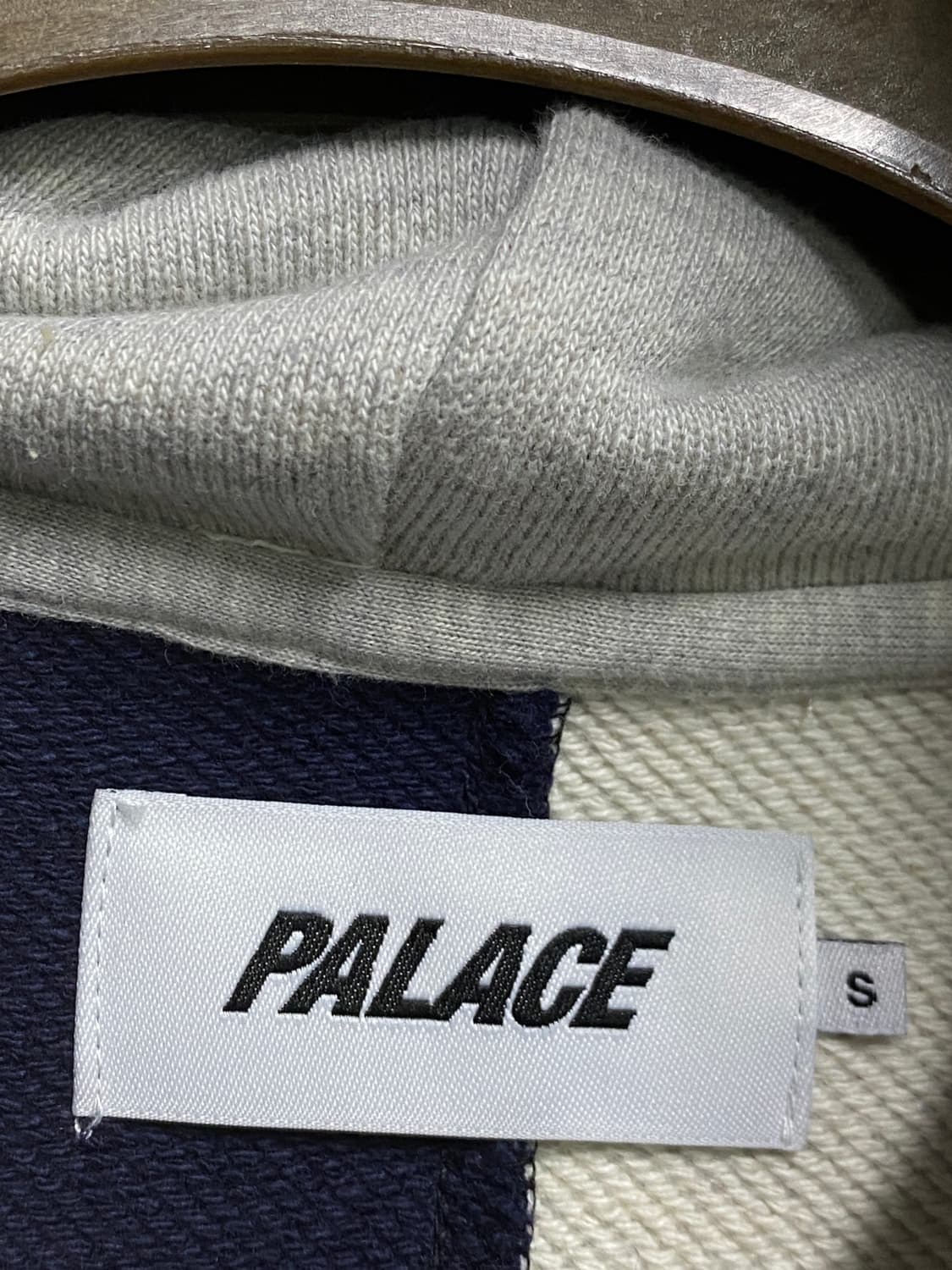 팔라스 19FW 패치 후드티 S (95~100정도) 상품이미지4