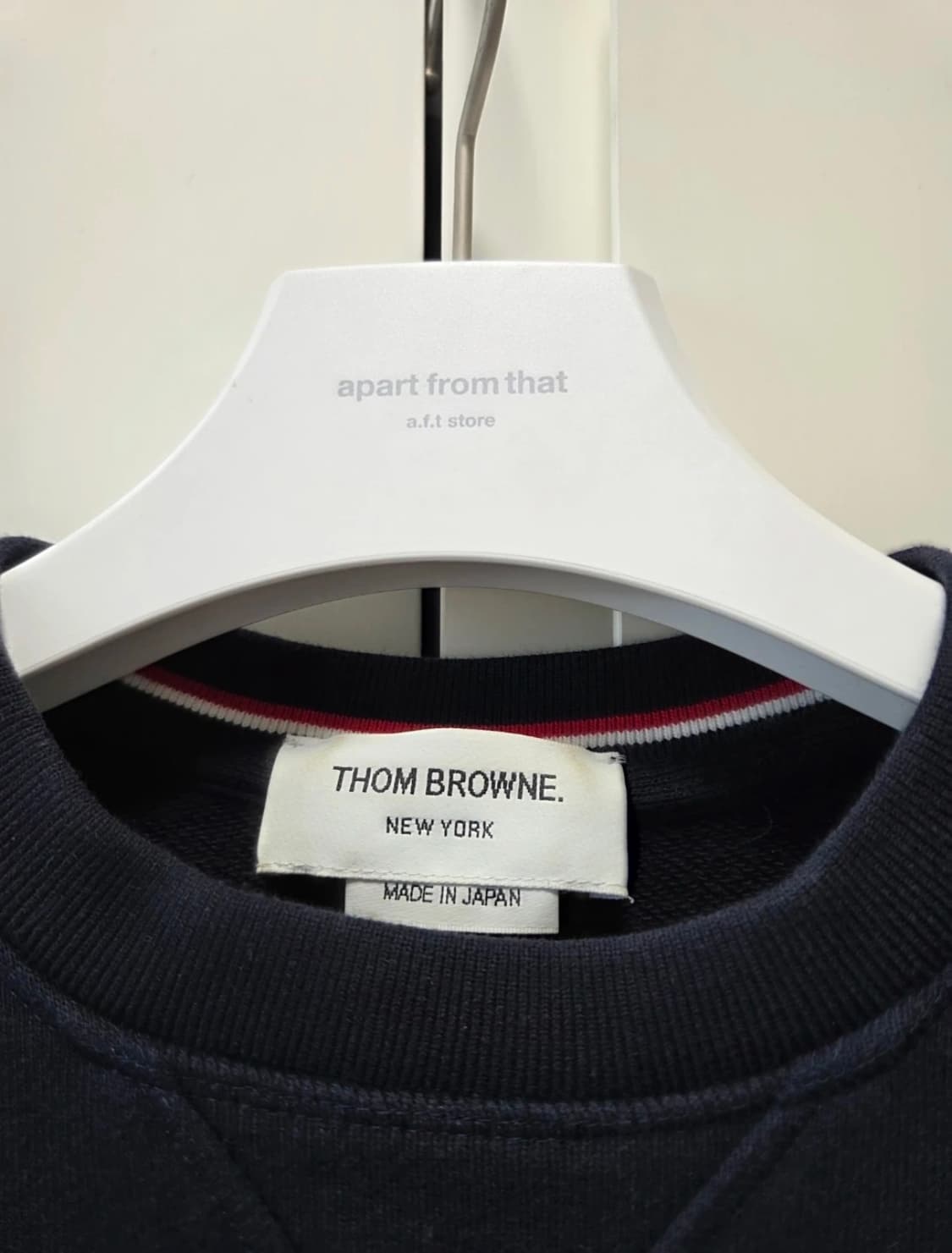 톰브라운 네이비 4선 맨투맨 1사이즈 상품이미지2