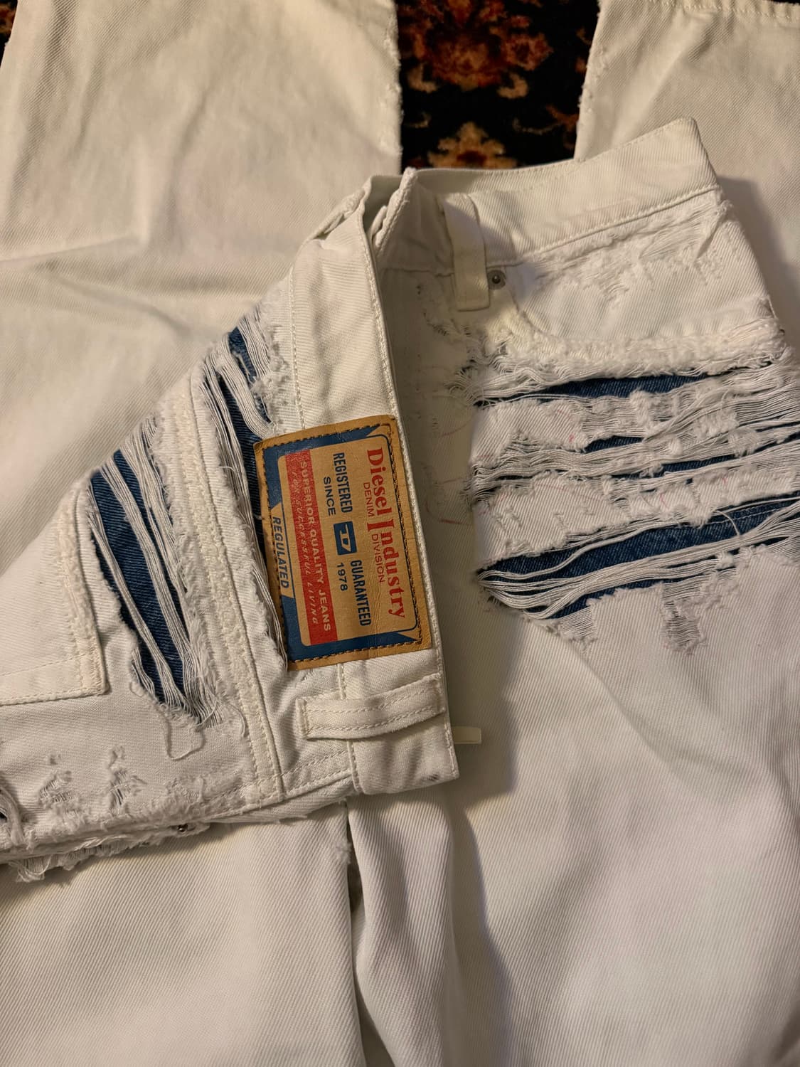 DIESEL 2010 디스트레스 레귤러핏 데님 팬츠 상품이미지3