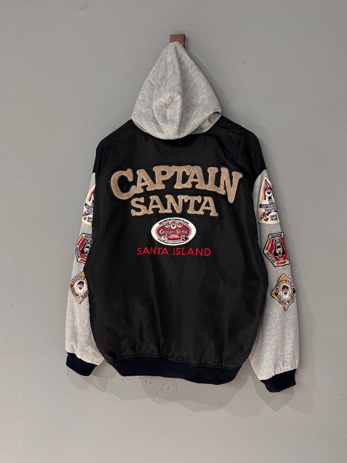 캡틴산타 패치 스타디움 후드 점퍼 상품이미지1