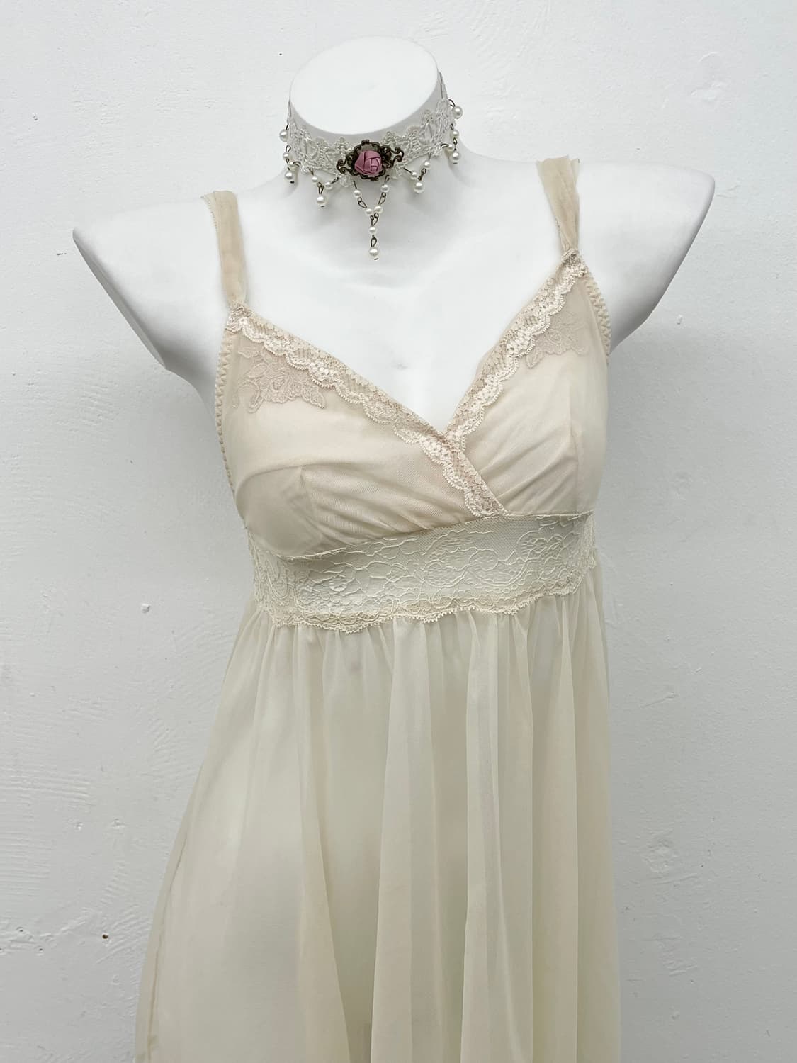 에블린 시어 레이스 슬립 상품이미지2