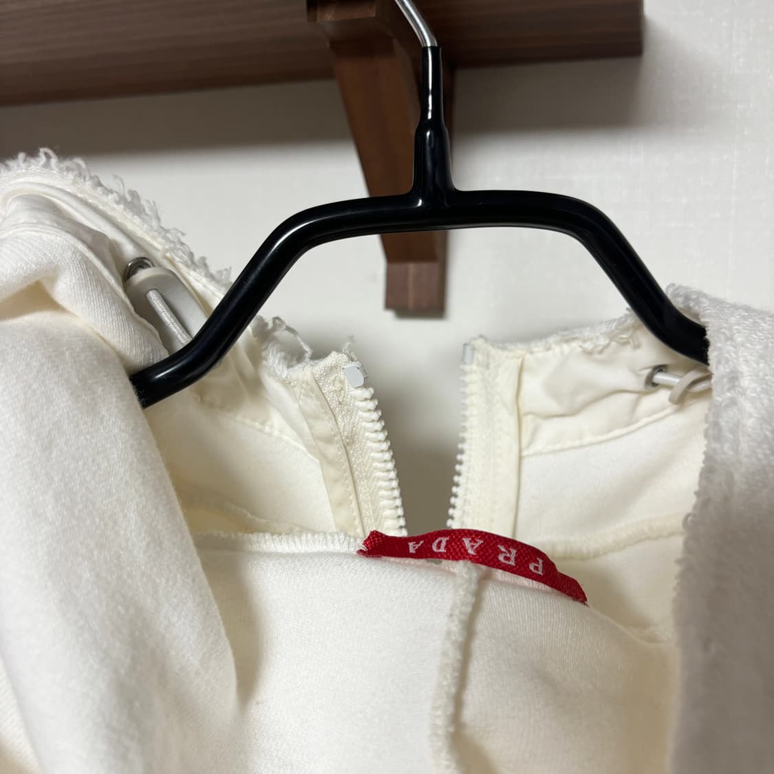 Prada sleeveless 프라다 베스트 조끼 집업 상품이미지4