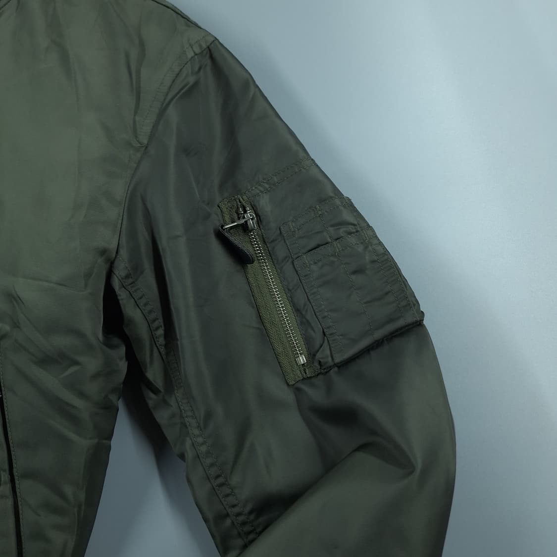GU 지유 카키 톤톤 시가포켓 캐주얼 패디드 봄버 항공점퍼 마원 MA1 상품이미지6