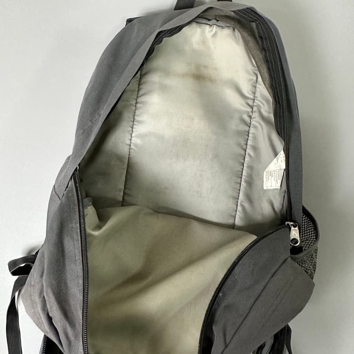 잔스포츠 백팩 그레이 다크그레이  [011406] 상품이미지3