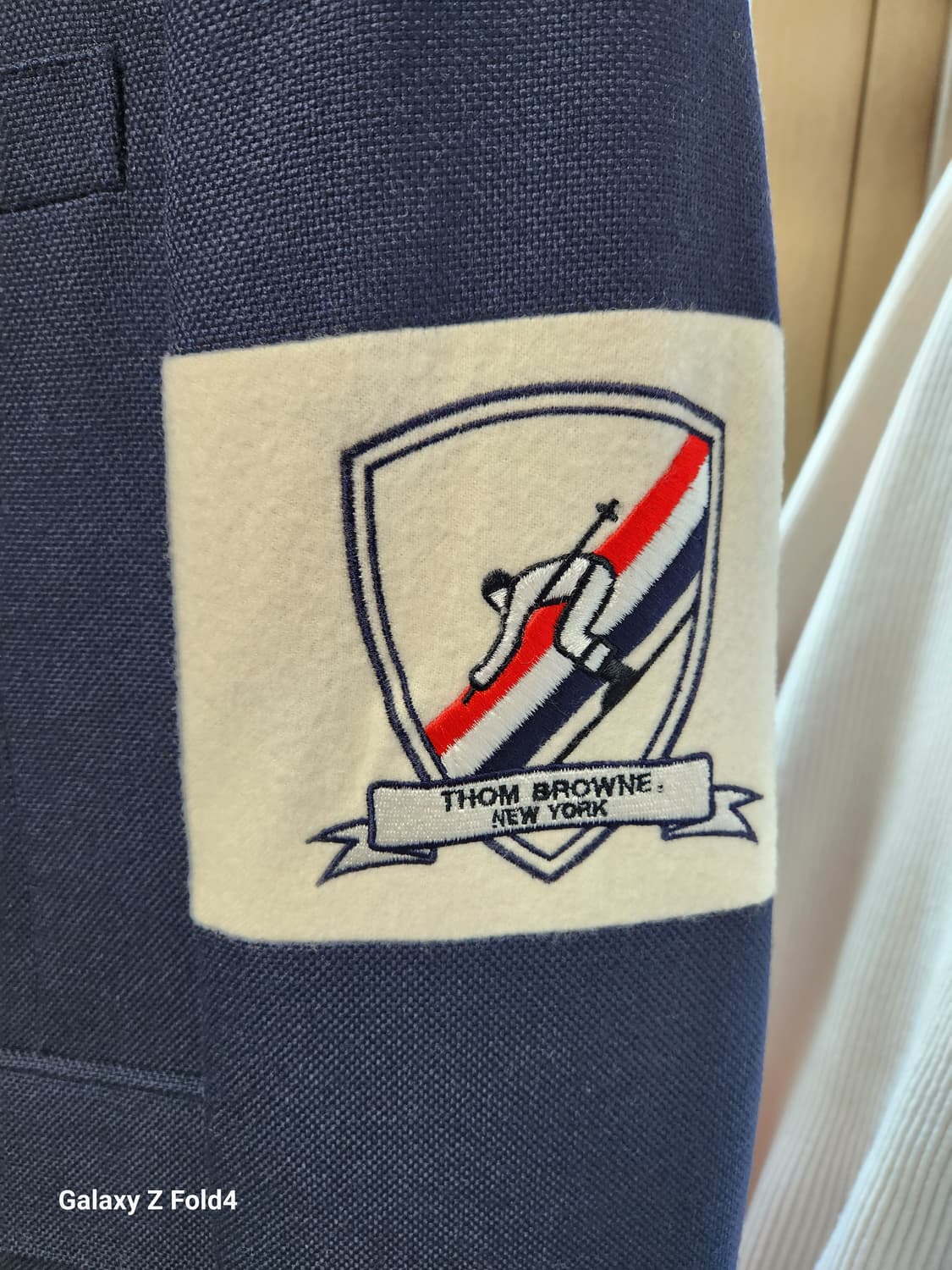 톰브라운 네이비 블레이저 한정판 자켓 새상품급 판매합니다 상품이미지6