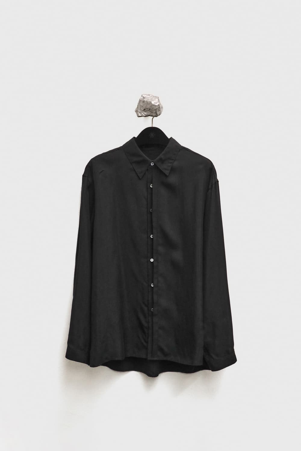 유스(youth)  Blind Buttoned Cupro Shirt 상품이미지1