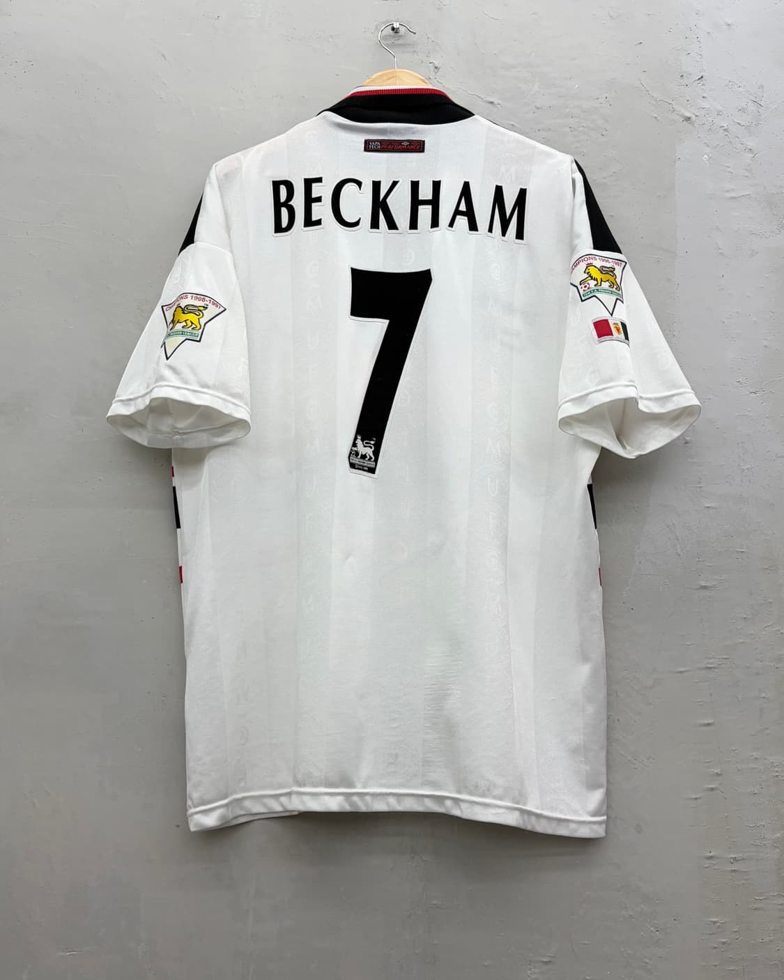 엄브로 97-99 맨체스터 유나이티드 어웨이 리그킷데이비드 베컴 상품이미지1