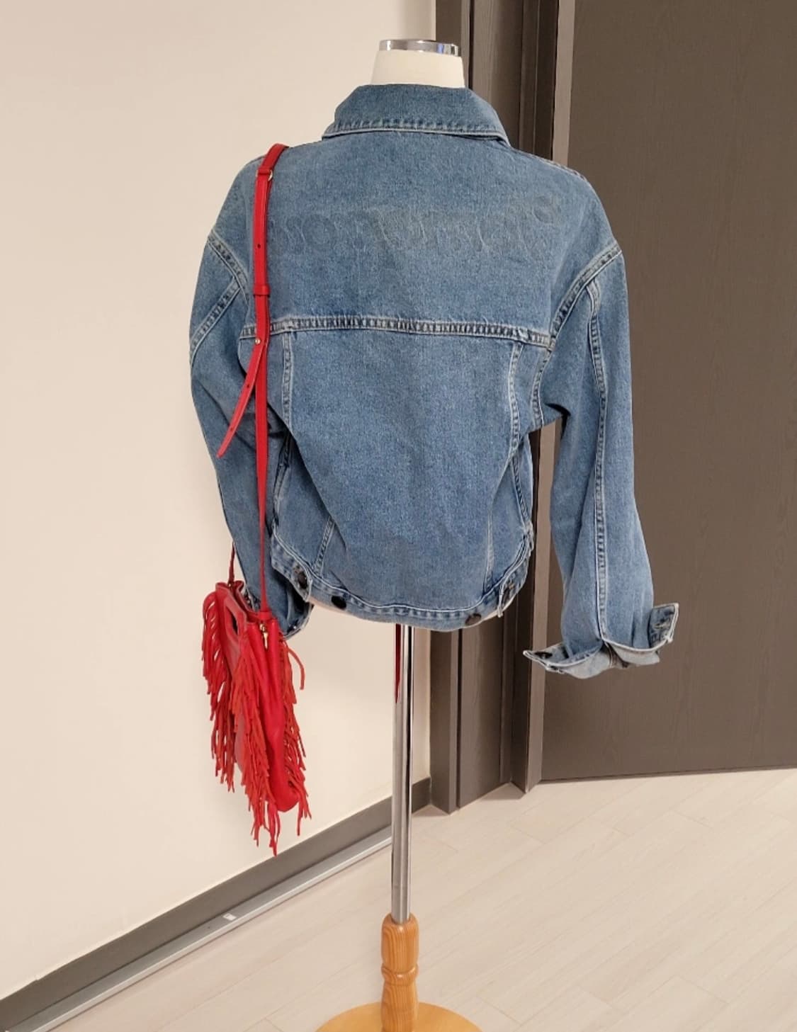 [Maje] 마쥬 정품 백레터링 크롭 데님 자켓 (36사이즈) 상품이미지2