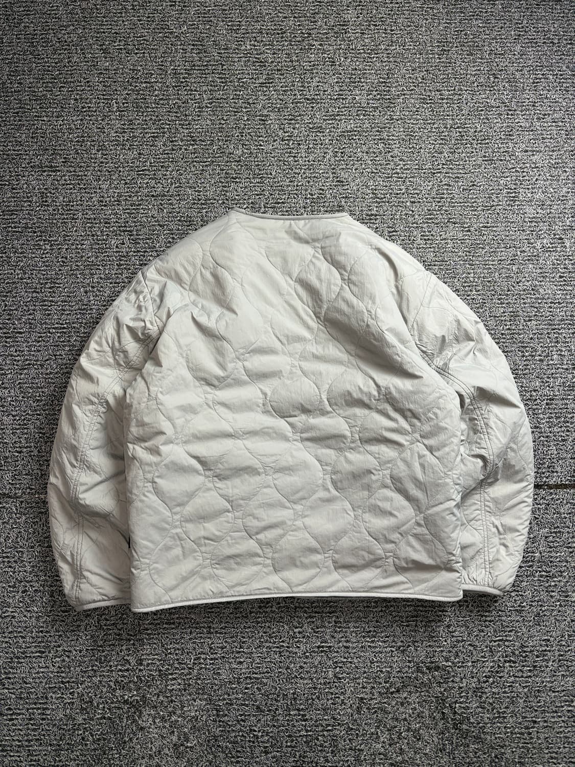 커버낫 미드 퀼팅 리버시블 자켓 라이트 그레이 2492 상품이미지6