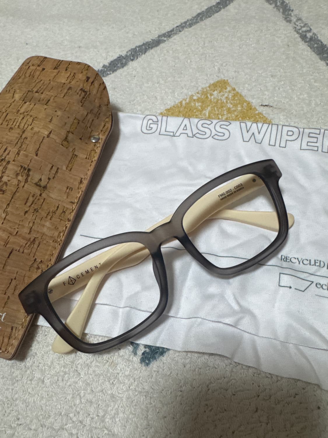 라피스센시블레 뿔테 안경테 판매합니다 상품이미지2