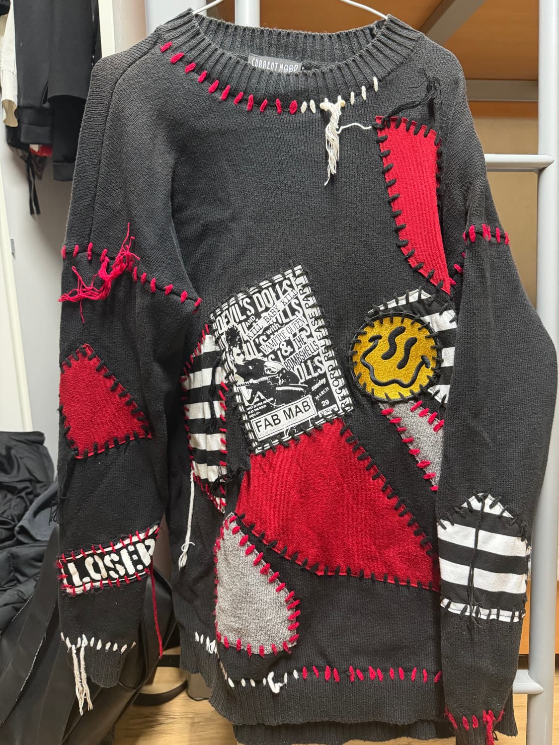 커런트무드 펑크패치 니트 상품이미지1