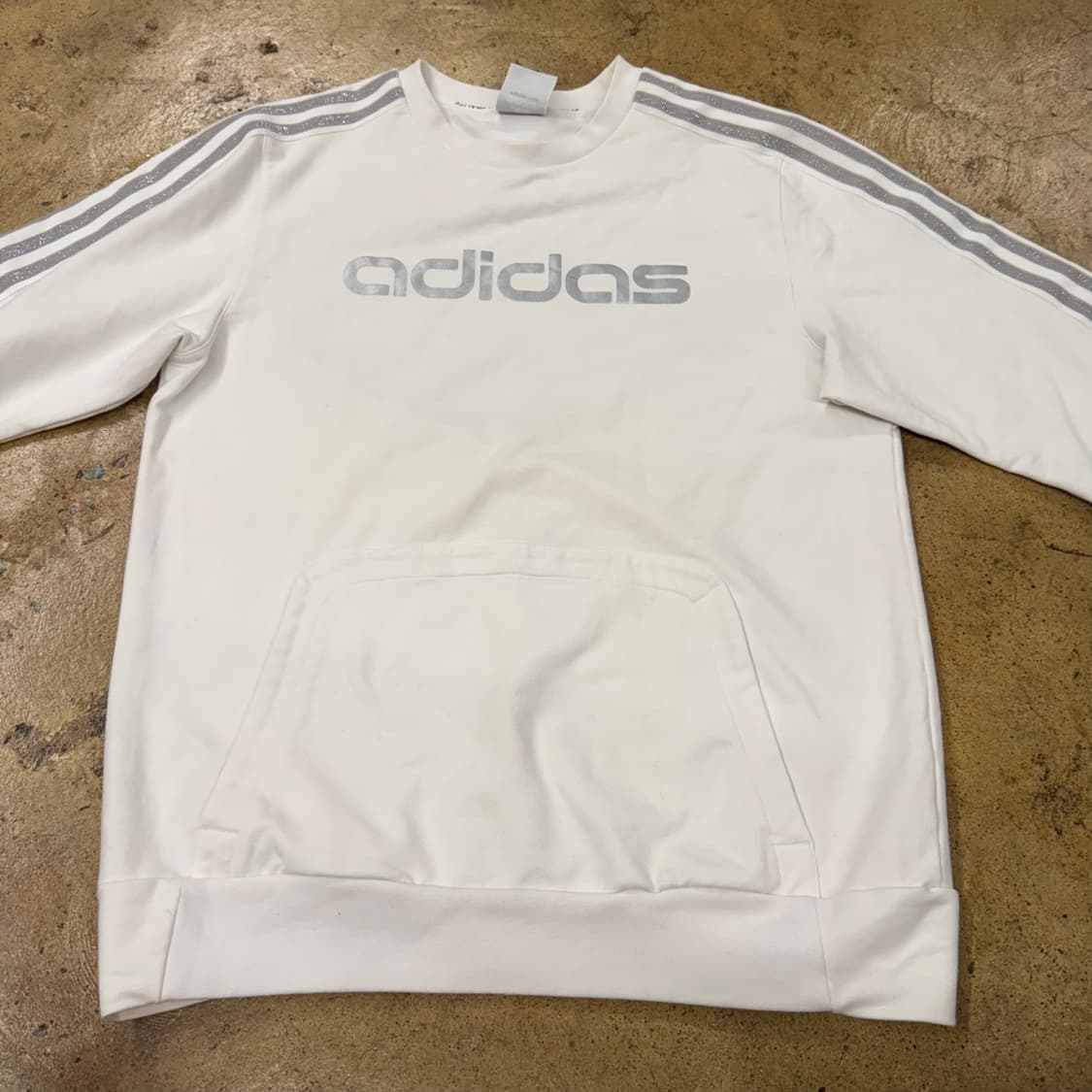 아디다스 흰실 화이트 실버 맨투맨  상품이미지3