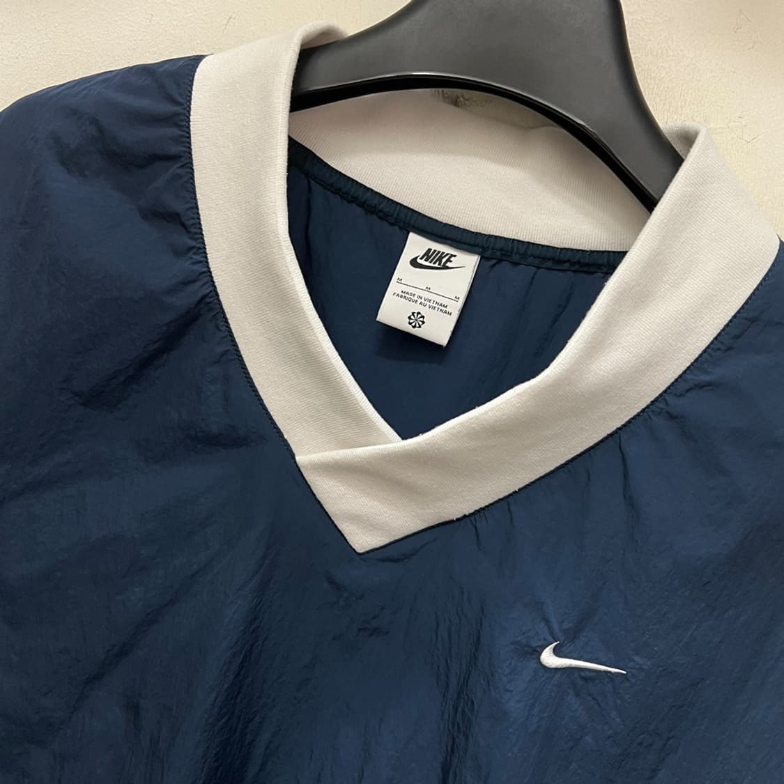 나이키 에센셜 루즈 UV 우븐 브이넥 탑 M 상품이미지3