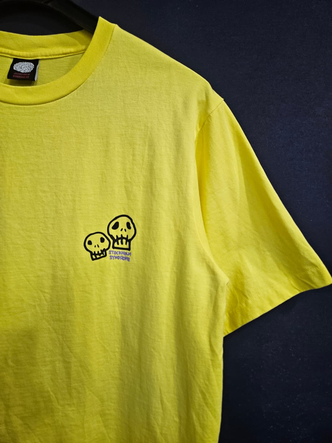 스톡홀름 프린팅 옐로우 남성 오버핏 100~105 반팔티  상품이미지4