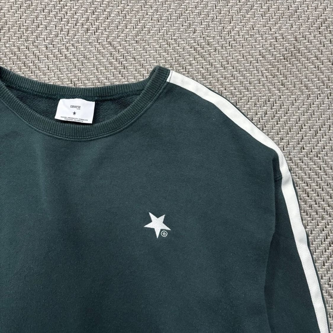 컨버스 크롭 맨투맨 v0245  상품이미지3