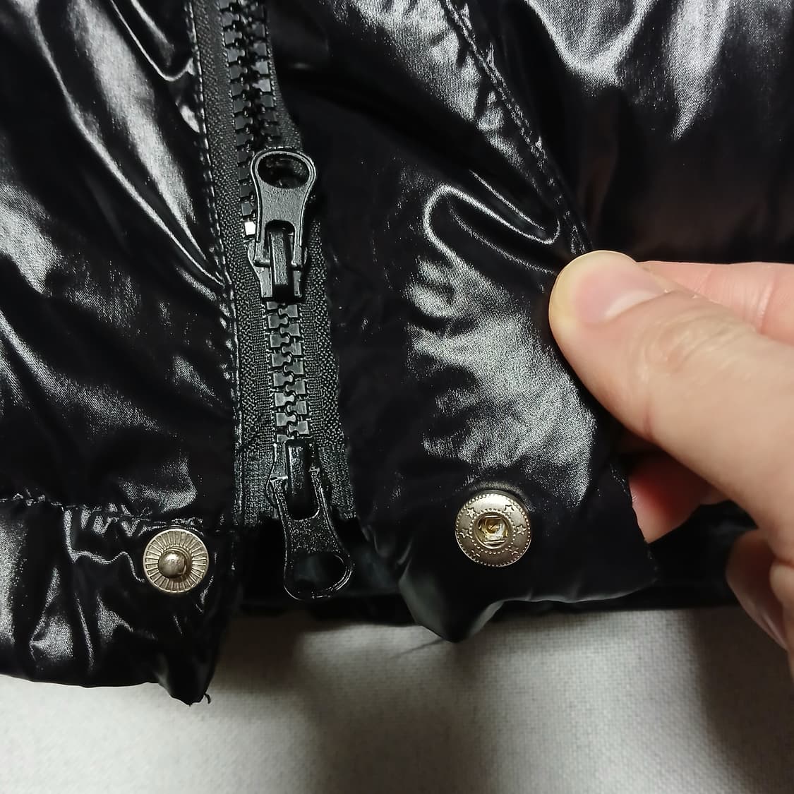 우먼 크롭 패딩 탈부착 조끼 투웨이 자켓 유광 글로시 상품이미지6