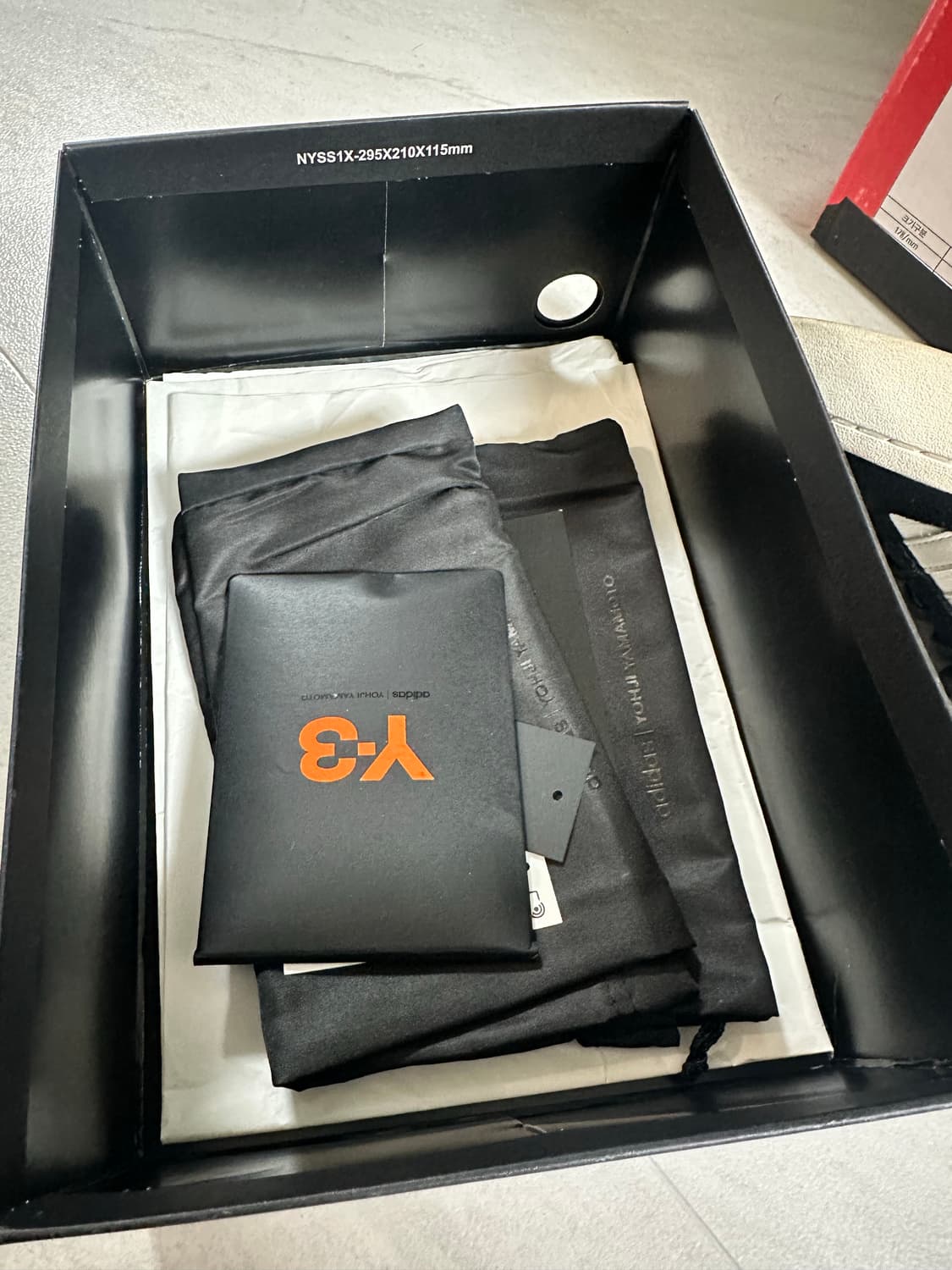 [260] Y-3 요지스타 화이트 스니커즈 상품이미지9